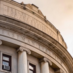 Exterior profile of the 网赌论坛有哪些’s Eastman School of Music. 